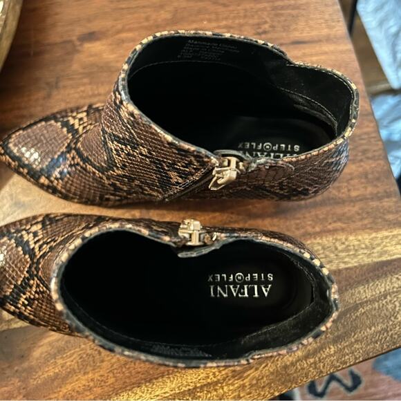 Alfani Harpper Kitten Heels Step n Flex Snakeskin Booties Brown Black Size 6.5 - Picture 7 of 7